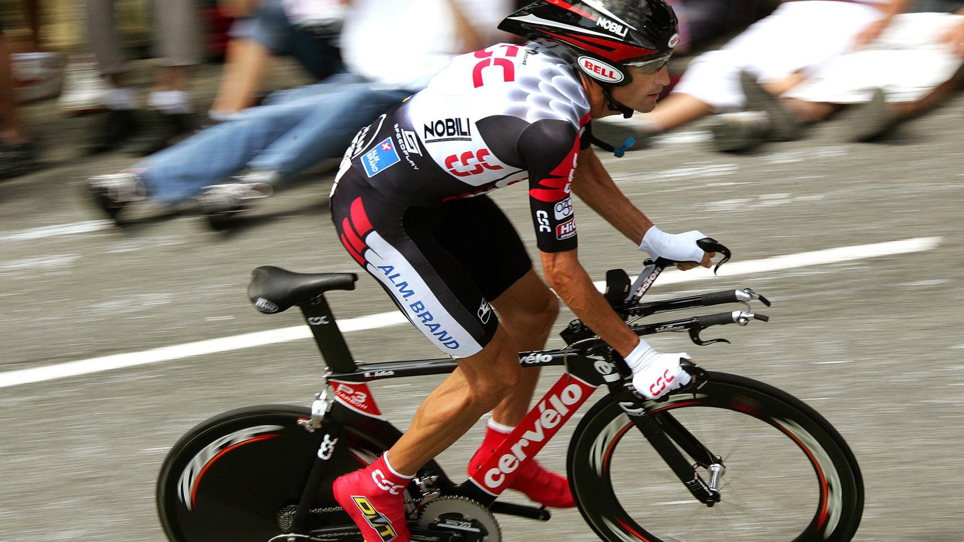 球场“铁墙般”的防守盛宴，防守球队